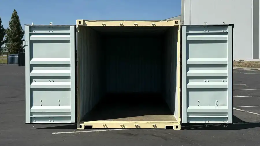 24ft Refurbished Storage Container - Image 3