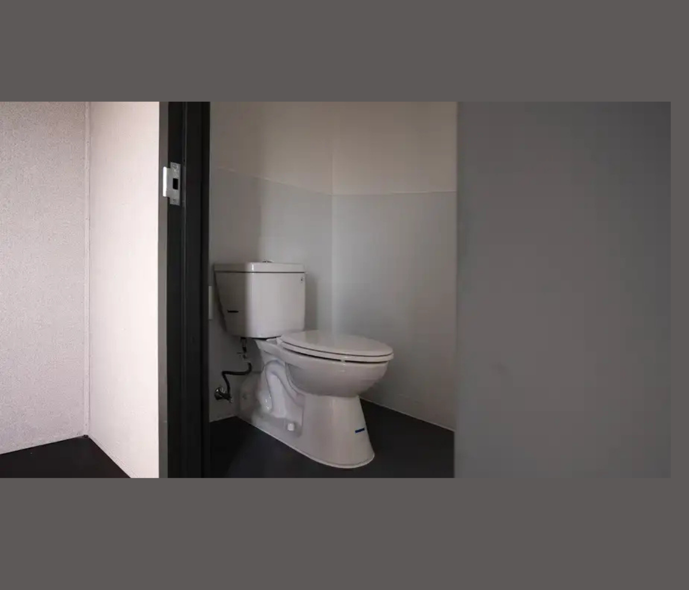20ft New Ground Level Office with Restroom - Image 2