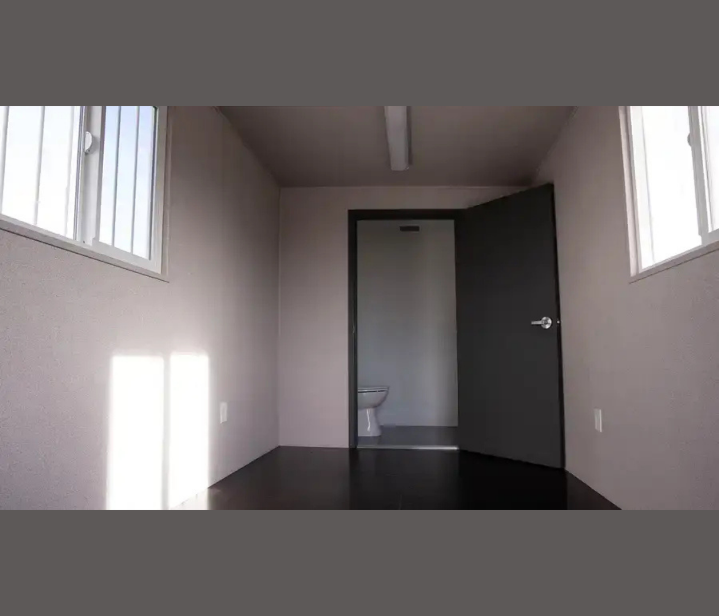 20ft New Ground Level Office with Restroom - Image 3