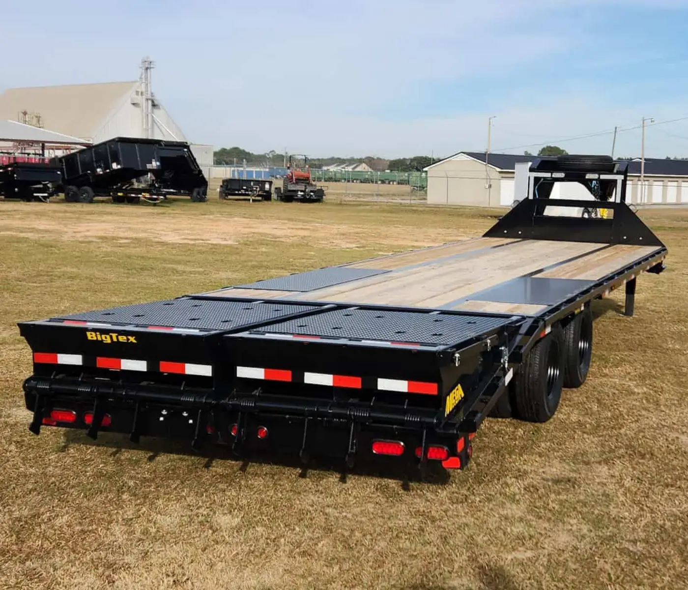 BIG TEX 33′ GOOSENECK TRAILER 12 TON 22GN-28+5 MEGA RAMPS - Image 3
