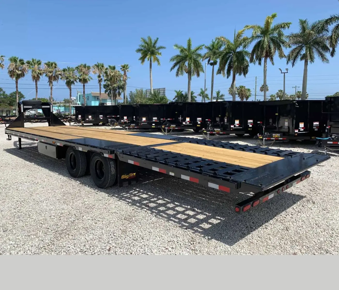 BIG TEX 35′ GOOSENECK TRAILER HYDRAULIC DOVETAIL 12 TON - Image 2